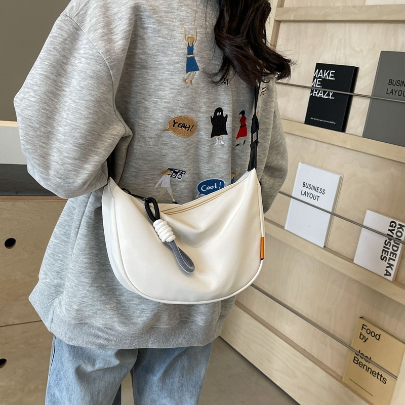 Ladies casual nylon trend bag new trend Korean style slanted dumpling bag trend designer bag multifunctional large capacity canvas shoulder bag