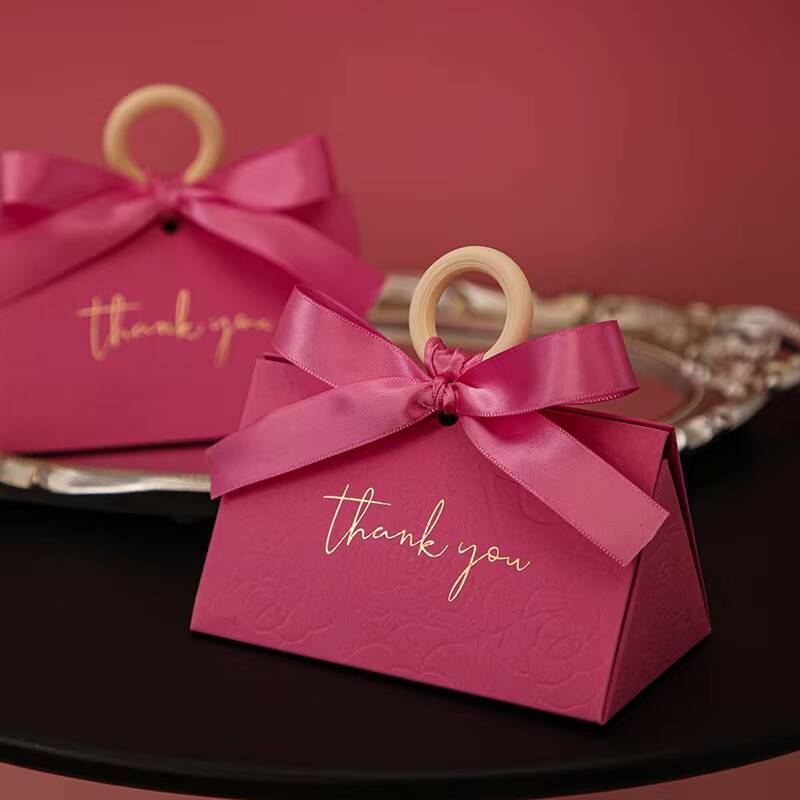 Creative Triangle Candy with Handle Emed Paper Gift Box for Wedding Birthday Anniversary Baby Shower