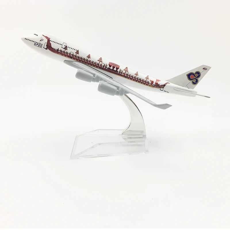 JASON TUTU 16cm Thai Dragon Boat Boeing 747 Airplane Model Airplane Diecast Metal 1/400 Scale Planes L250612