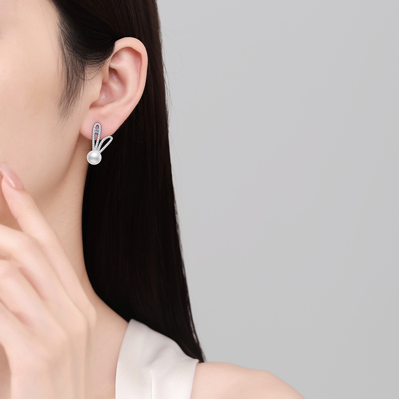 S925 Sterling Silver Earrings, Freshwater Pearl Stud Earrings, Women's Moissanite Studs, Fashion Bunny Earrings, Versatile High-End Earrings