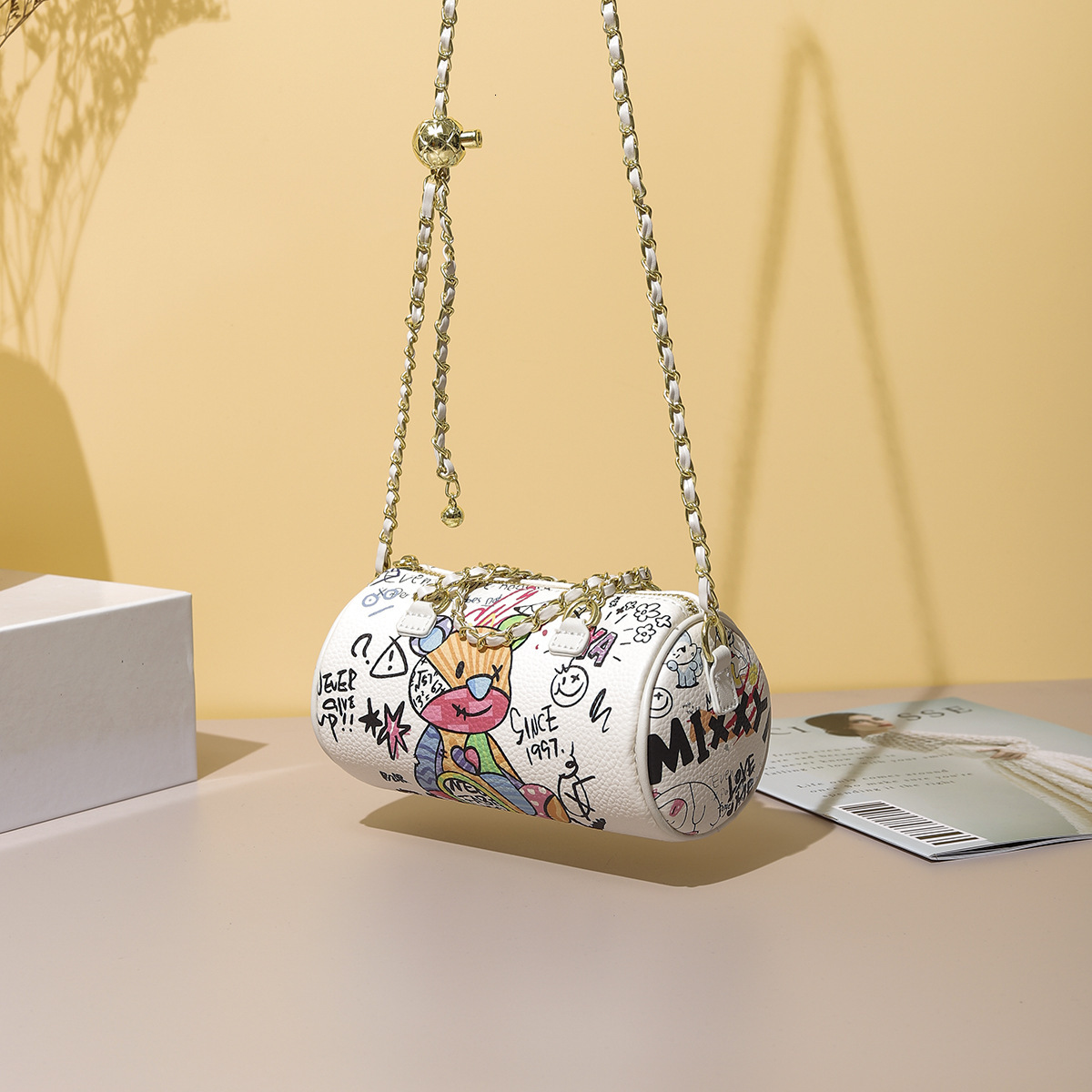 Free Shipping 2025 Summer New Designer Bag Trendy Fashion High Quality Shopping Bag High End Leather Bear Graffiti Underarm Cylindrical Handbag