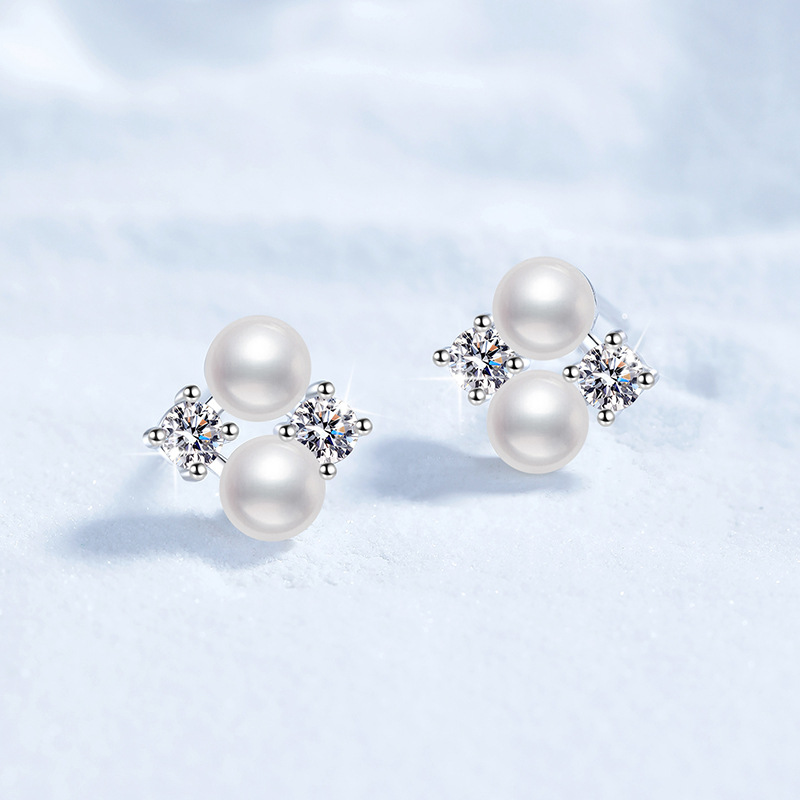 S925 Sterling Silver Stud Earrings, Freshwater Pearl Clover Leaf Moissanite Earrings, D-Color 80-Point Moissanite, Fashion Earrings for Women