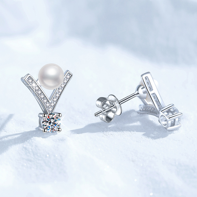 S925 Sterling Silver Earrings, Women's Korean Style V-Shape D-Color 60-Point Moissanite Studs, Freshwater Pearl Earrings, High-End Fashion Earrin