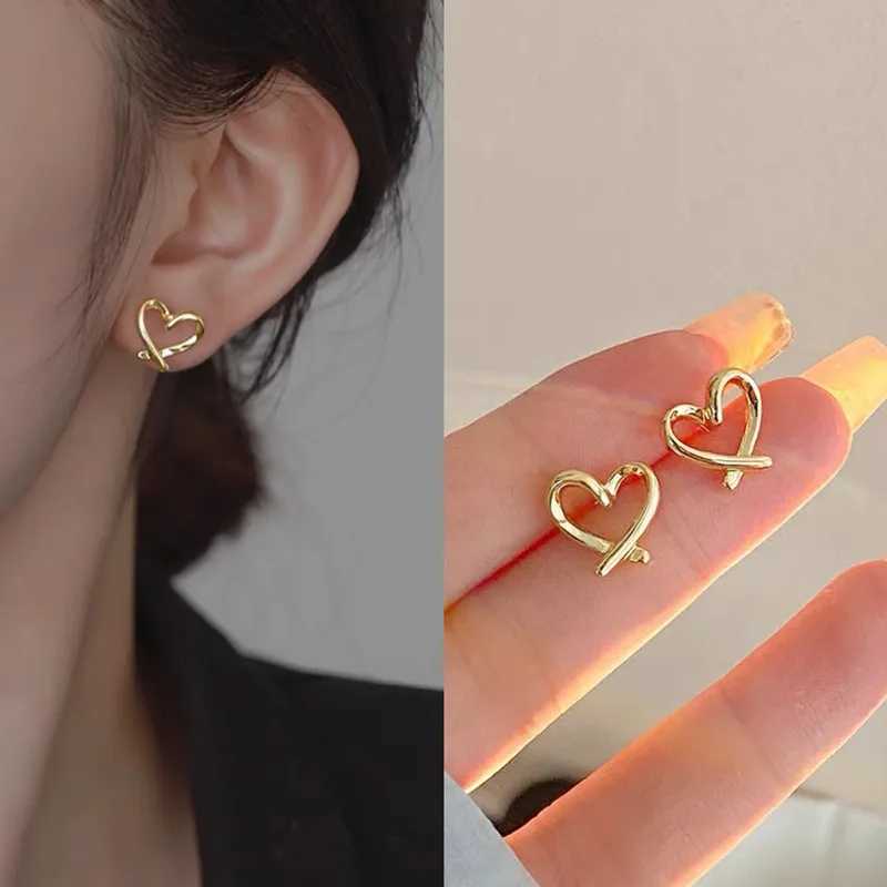 Quality Cute Heart Earrings For Women Jewelry Female Stud Earring Female Party Accessories Charm Princess M250613