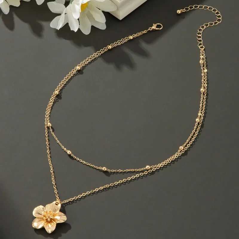 Golden Dopamine Style Flower Pendant Necklace for Women 2025 New Trend Wrinkled Choker Wedding Gifts Accessories Z250614