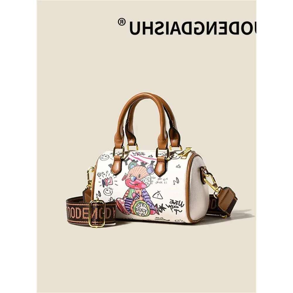 Designer Shoulder Free Shipping New Light High End Texture Printed Bag Graffiti Fashion Crossbody For Womens Free shipping