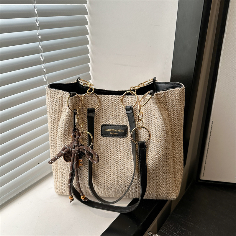 Large Capacity Tote Bag for Women 2025 Summer New Straw Woven Shoulder Bag Stylish and Elegant for Work Commute Handbag
