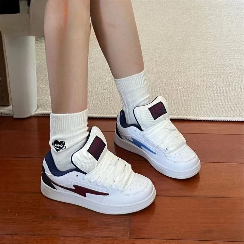 Ddmysports National Trend White Blue Red Mandarin Duck Lightning Letter Sole Bread Women Ins Versatile Sneakers Design Sense Casual Shoes Outdoor Shoe