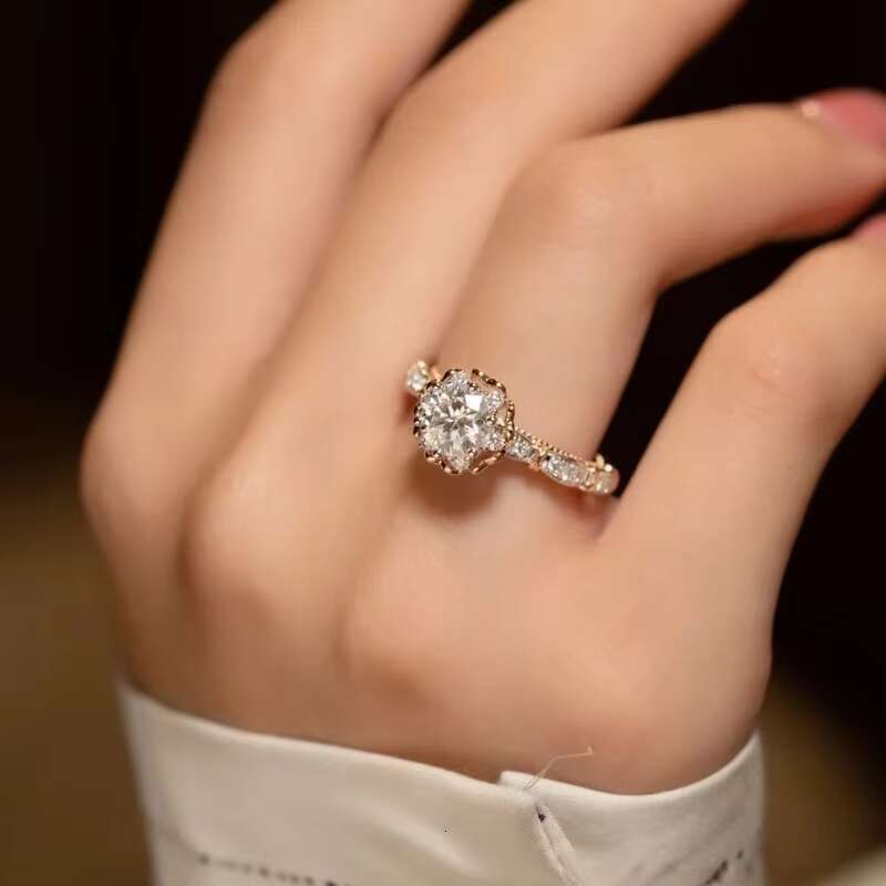 Factory Wholesale Fashion Romantic Moissanite Diamond Ring Pure Silver Proposal Wedding Platinum Diamond Ring for Girlfriend