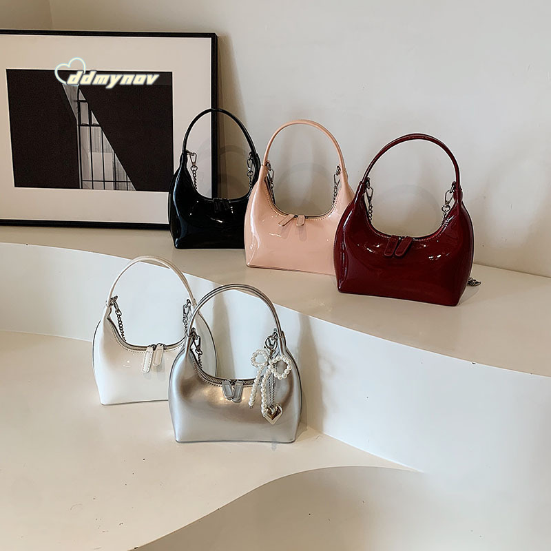 2024 New French Style Handbag Upgraded Niche Crescent Underarm Patent Leather Shiny Fashion Versatile Single Item Saddle Bag ddmynov