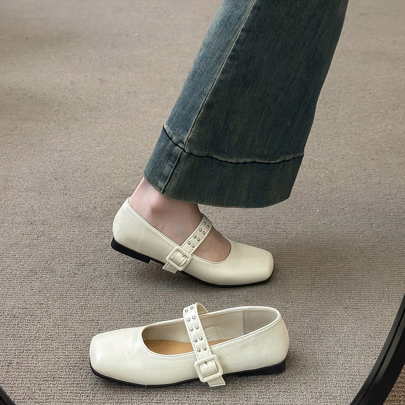 Ddmyoutdoor Low Heel Square Toe Mary Jane Belt Buckle Spring Autumn New Flat Rivet Small Leather One Strap Single Shoes Outdoor Shoes