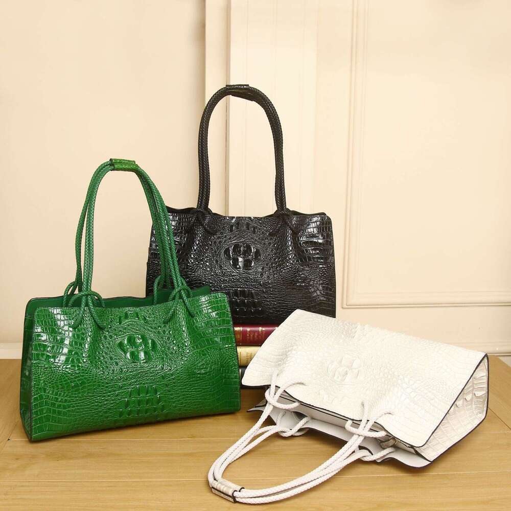 Pattern New Women's Crocodile Handbag Large Capacity Tote Fashion Trendy Shoulder Crossbody Bag Wholesale