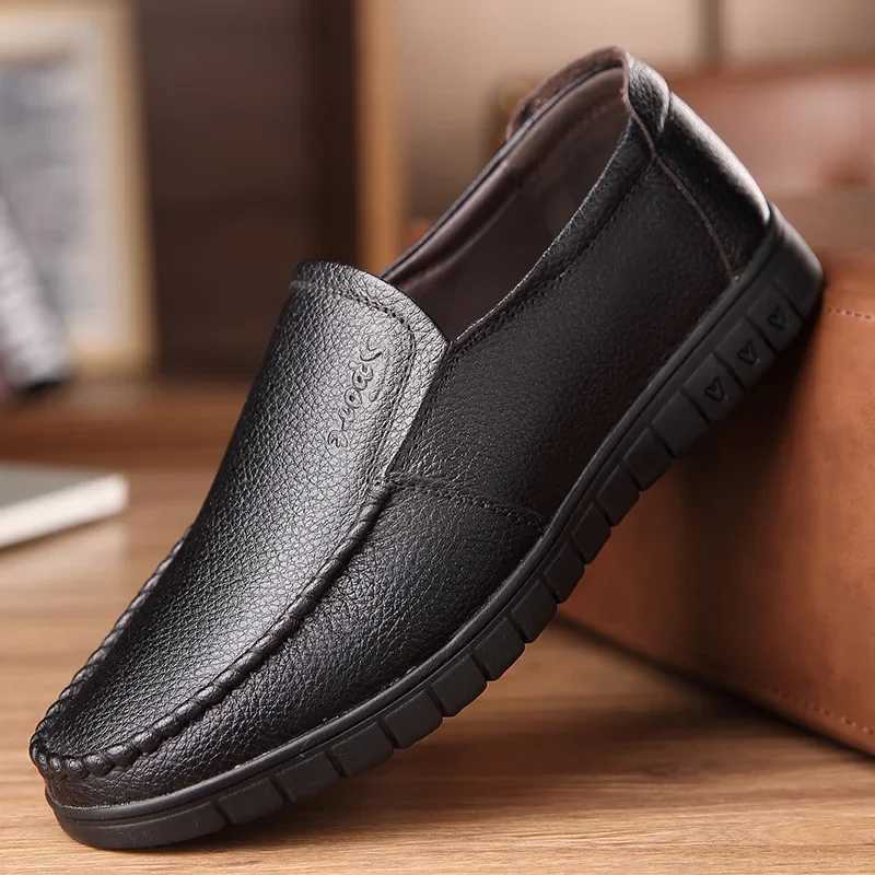 Men Loafers Fi Slip Soft Flats Genuine Leather Simple Moccasin Comfy Handmade Men Driving Footwear N-Slip Boat Shoes XJ250614