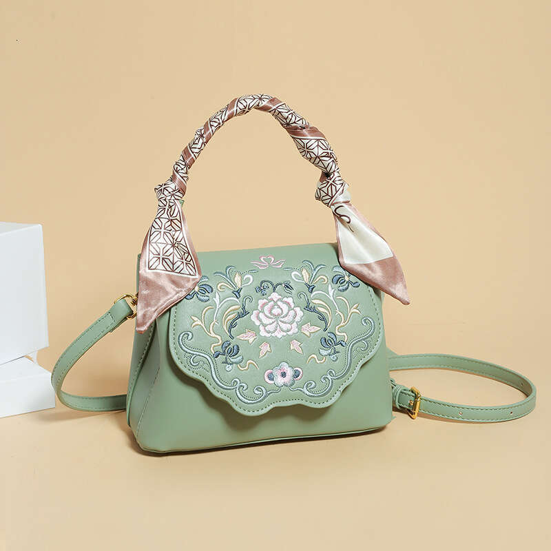 For Women 2025 New Fashion Chinese Style Embroidered Artistic Crossbody Niche High-End Shoulder Bag