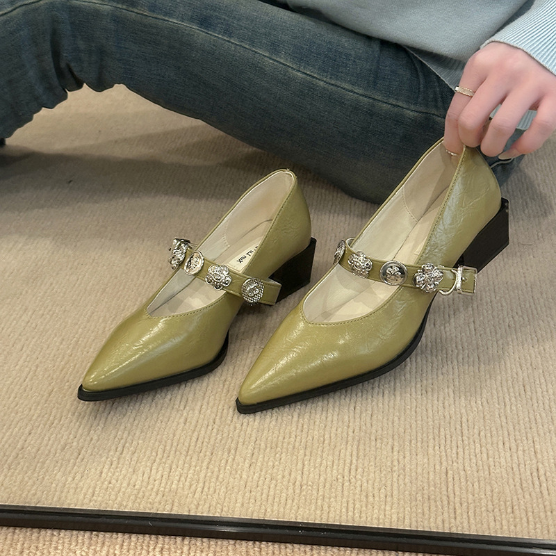 Ddmyoutdoor French Style Pointed Toe Women S With Chunky Heels New Shallow Mouth Commuter Metal Buckle White Mary Jane Shoes Outdoor Shoes