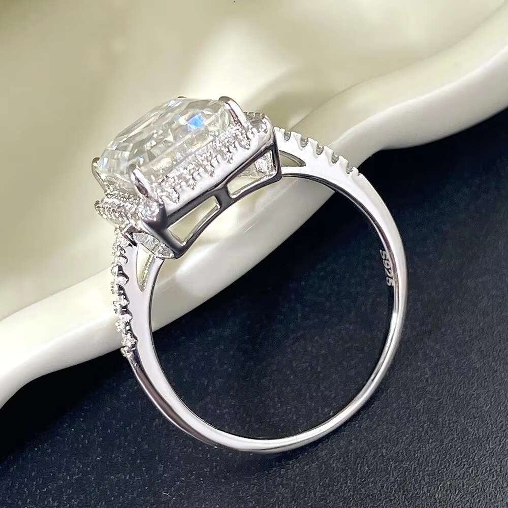 FOXI 4Carat VVS Emerald Cut Engagement Rings Halo Engagement Ring Promise Gifts for Her Emerald Cut Moissanite Wedding Ring