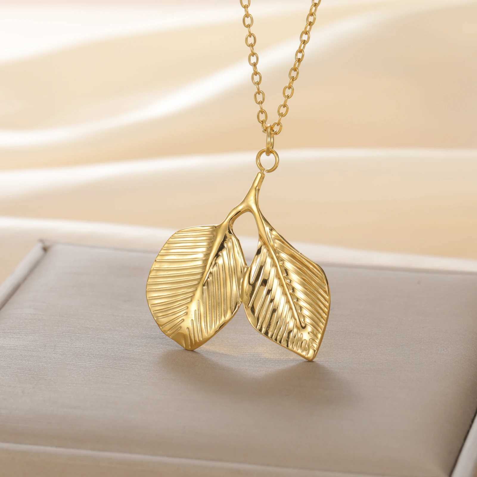 Lucktune Fashion Gold Color Double Pendant Necklace StainlESS Steel Plant ShAPe Necklace For Women TrenDY Jewelry Gift Sale Z250614