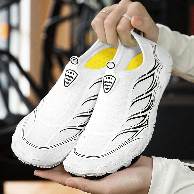 Outdoor creek - tracing shoes, water - wading shoes, men's and women's styles, beach diving shoes, amphibious shoes, anti - slip, quick - dr
