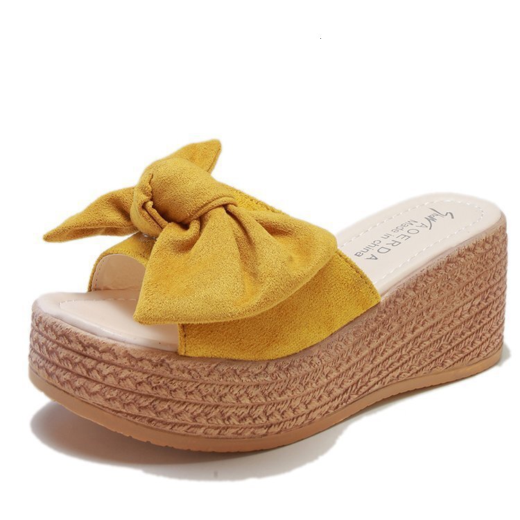 Thick soled sandals wedge-shaped women's fashionable summer new shoes Korean style slippers outdoor designer sandals