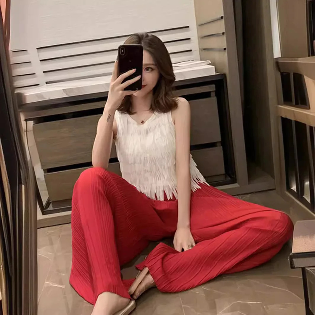 Womens Round Neck Sleeveless Chiffon Top Korean Style Slim Fit Overhead Base Shirt Trendy Bottoming Blouse 250614