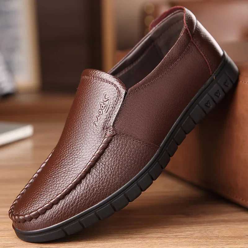 Men Loafers Fi Slip Soft Flats Genuine Leather Simple Moccasin Comfy Handmade Men Driving Footwear N-Slip Boat Shoes XJ250614