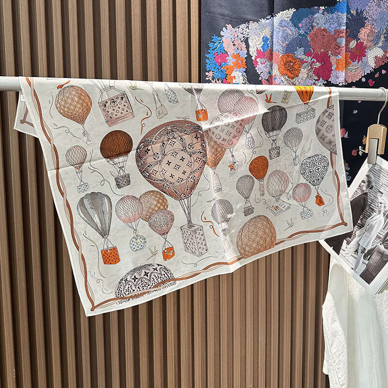 2025 New Hot Air Balloon Fashion Crepe for Women Spring Summer Thin Mulberry Silk Shawl Stylish Neck Scarf