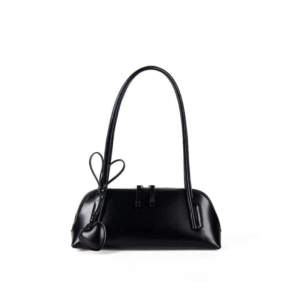 2025 New Heart Pendant Baguette Korean Style Niche Design Shoulder Bag Women Fashion Versatile Handbag Trend
