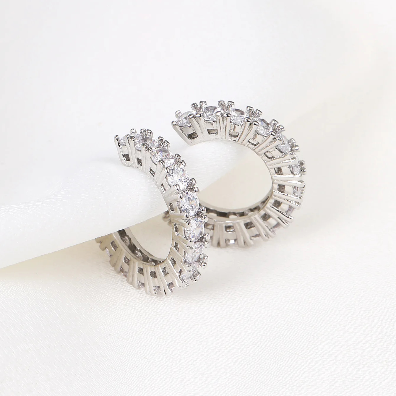 2Pcs Full Rhinestone Zircon Ear Cuff Ear Clip for Women No Pierced C Shape Earcuff Ear Wrap Earcuff Clips Jewelry Gifts 250610