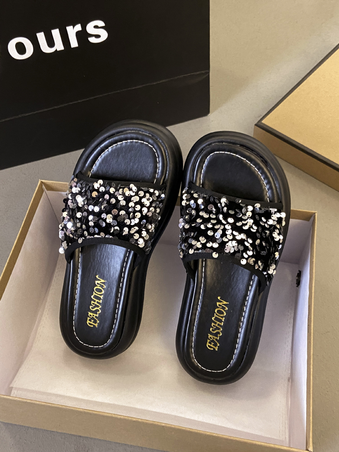 Ddmyoutdoor Thick Soled Spring Summer New Fashion Sequin One Strap Casual Beach Sandals For Women Outdoor Shoes