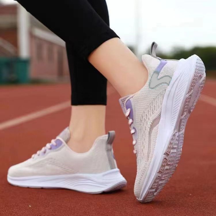 Spring and summer new women's sports shoes ultra light mesh breathable soft sole multifunctional anti slip designer shoes men's sports shoes