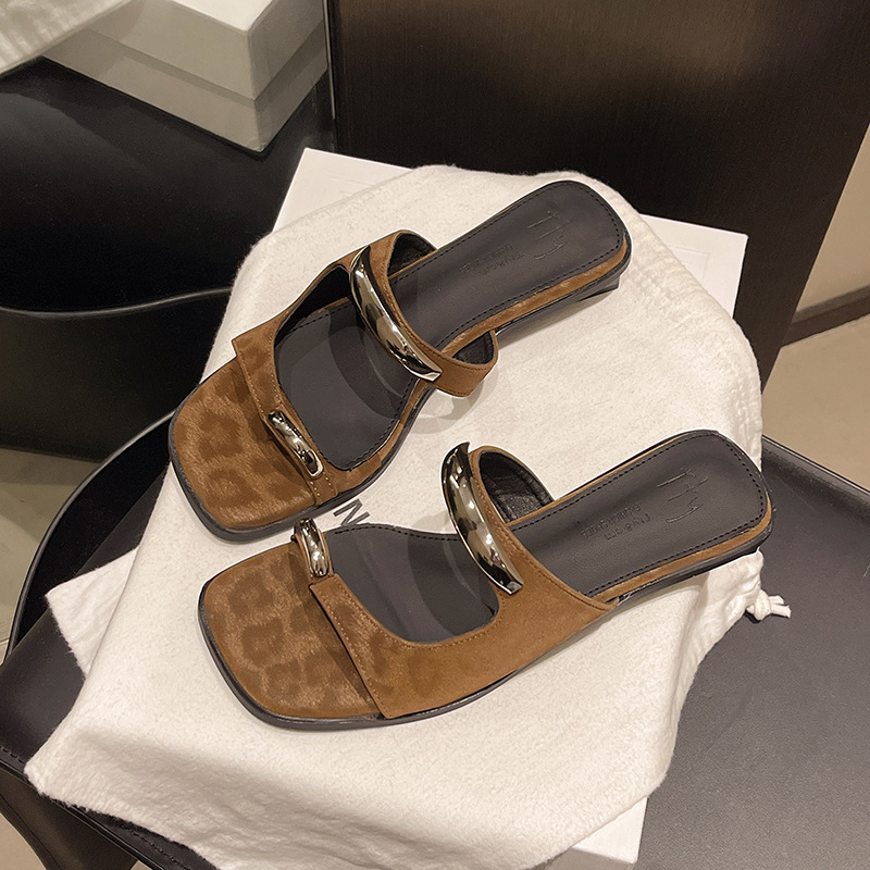 Ddmyoutdoor Summer New Pointed Mules French Style Chunky Heel Commuter Sandals Women Elegant Closed Toe Wedge Half Slippers Outdoor Shoes