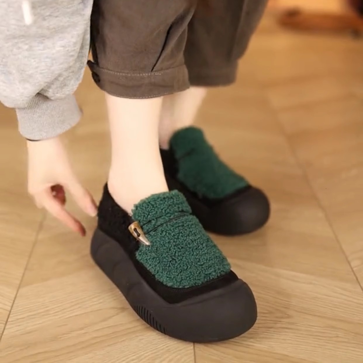 Ddmysports Women S Winter New Plush Warm Fur Soft Thick Sole Loafers Thickened Slip On Shoes For Outdoor Shoes