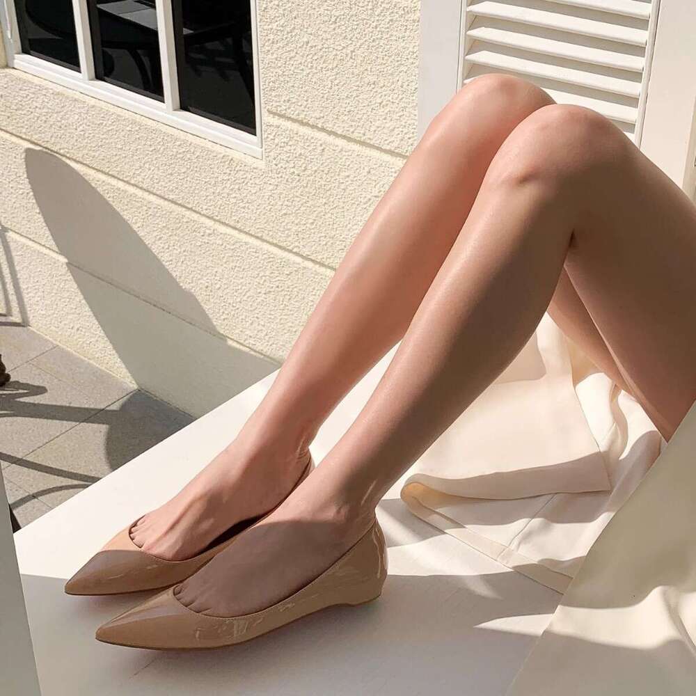 Instant Dispatch~ Patent Leather Sexy Red Sole Flat for Women 2025 New Style Elegant Pointed Toe Work Nude Color Single Shoes