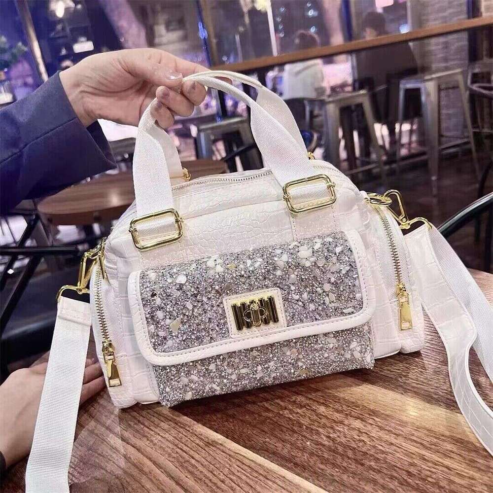 Super Popular Crocodile Pattern Diamond-Encrusted Women's 2023 New Patent Leather Handbag High-Quality Texture Multi-Pocket Shoulder Crossbody Ba