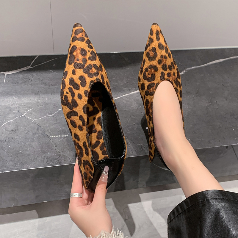 Ddmyoutdoor Pointed Toe Single New Spring Summer Soft Sole Suede Leopard Print Commuter Shoes For Women Outdoor Shoes