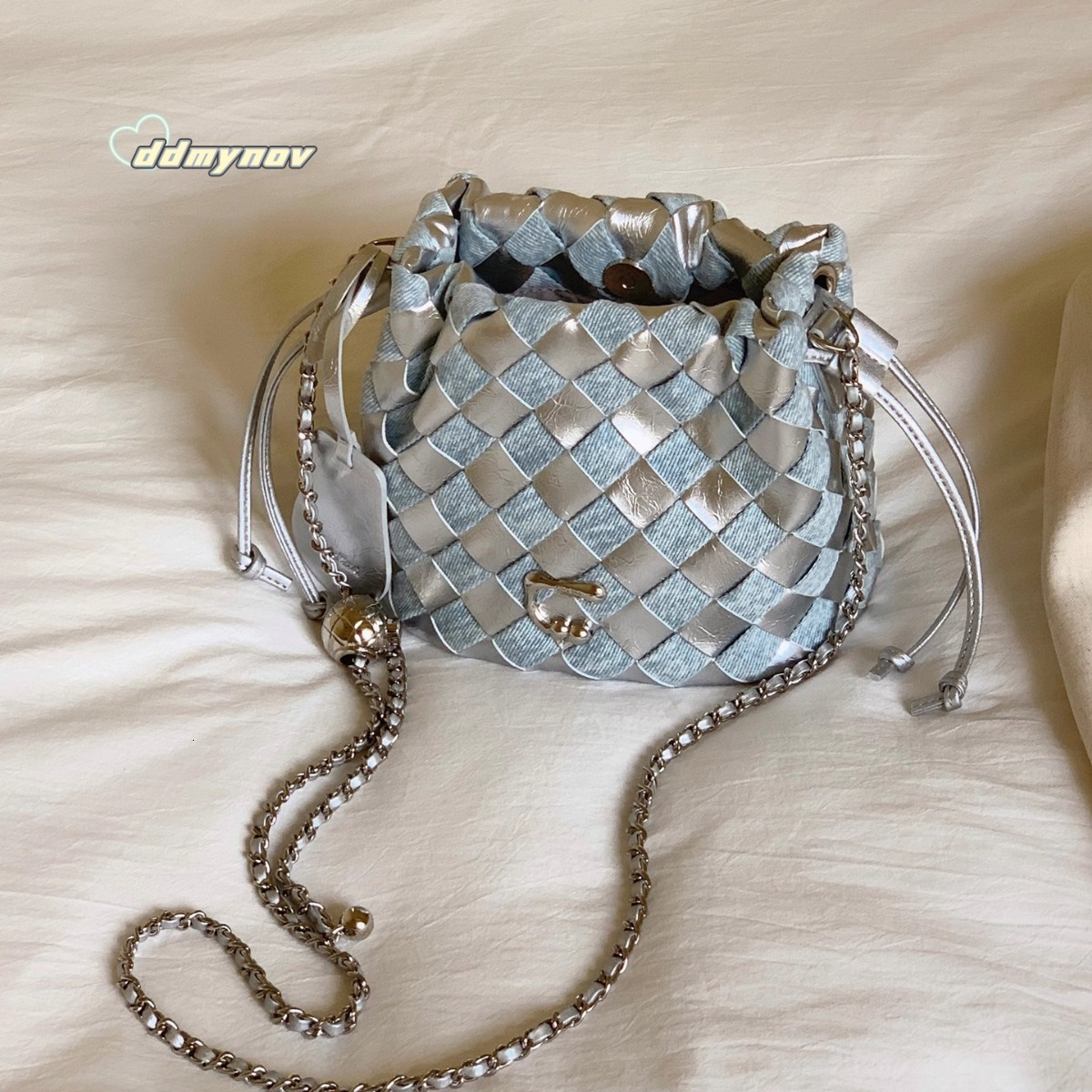 2024 New Niche Design Bucket for Women Summer Novel Woven Chain Shoulder Crossbody Small Bag Trendy ddmynov