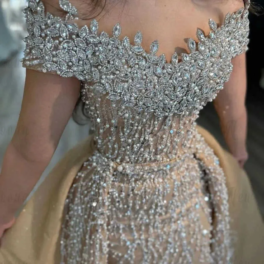 Luxury Crystal Pearls Sheath Wedding Dress Off Shoulder Bridal Dress with Detachable Train Customized vestidos de novia