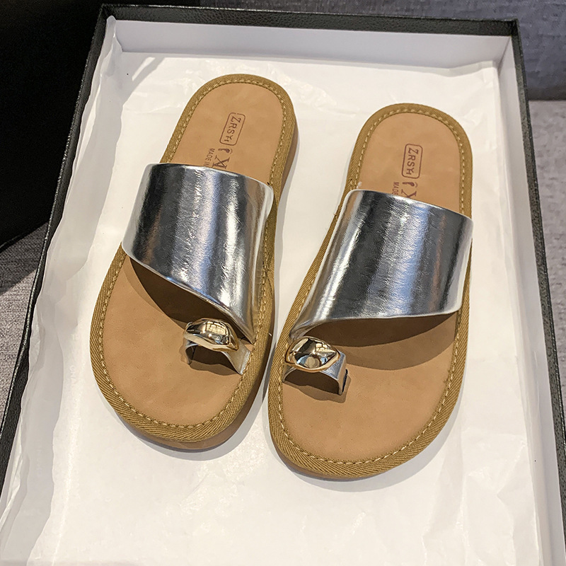 Ddmyoutdoor High End Metal Buckle Post For Women Summer New Niche Flat Toe Clip Soft Sole Beach Sandals Outdoor Shoes