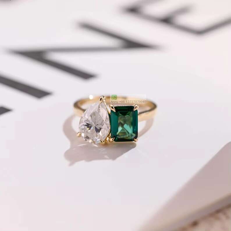 Custom Toi Et Moi 14K Rose Gold Lab Grown Emerald Pear Cut Clear Moissanite Engagement Ring Womens Double Stone Wedding Rings