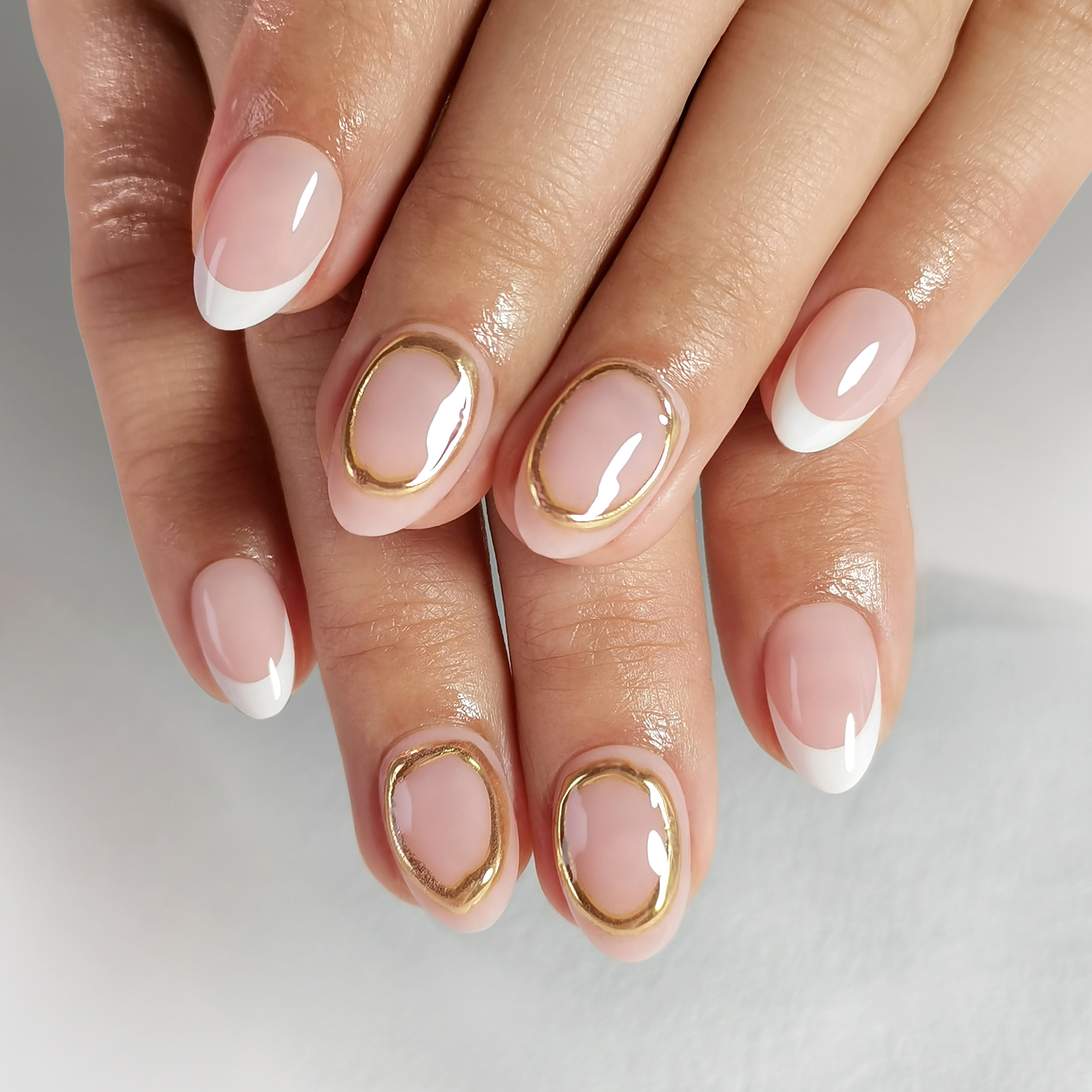 Short Almond 3D Luxury White French Press On Nails