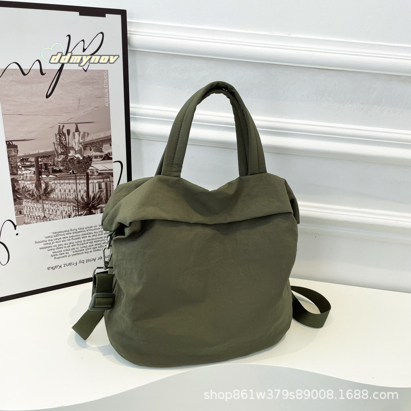 Casual Lightweight Nylon 2025 New Bucket Large Capacity Simple Versatile Handbag Shoulder Crossbody Bag ddmynov