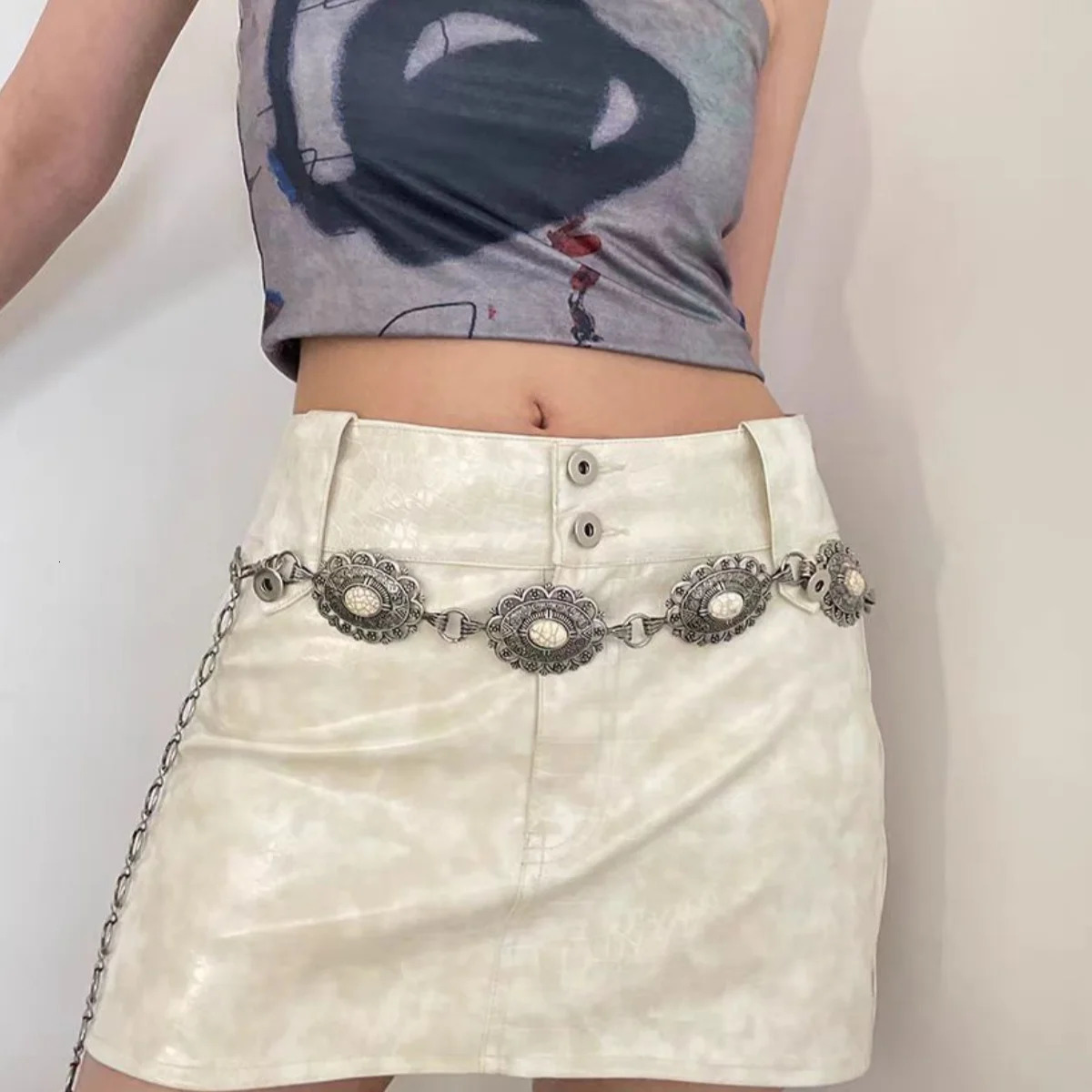 Retro Metal Waist Chain Womens Ethnic Style Accessory Versatile for Skirts Elegant High-End Thin Belt Summer Fashion 250610