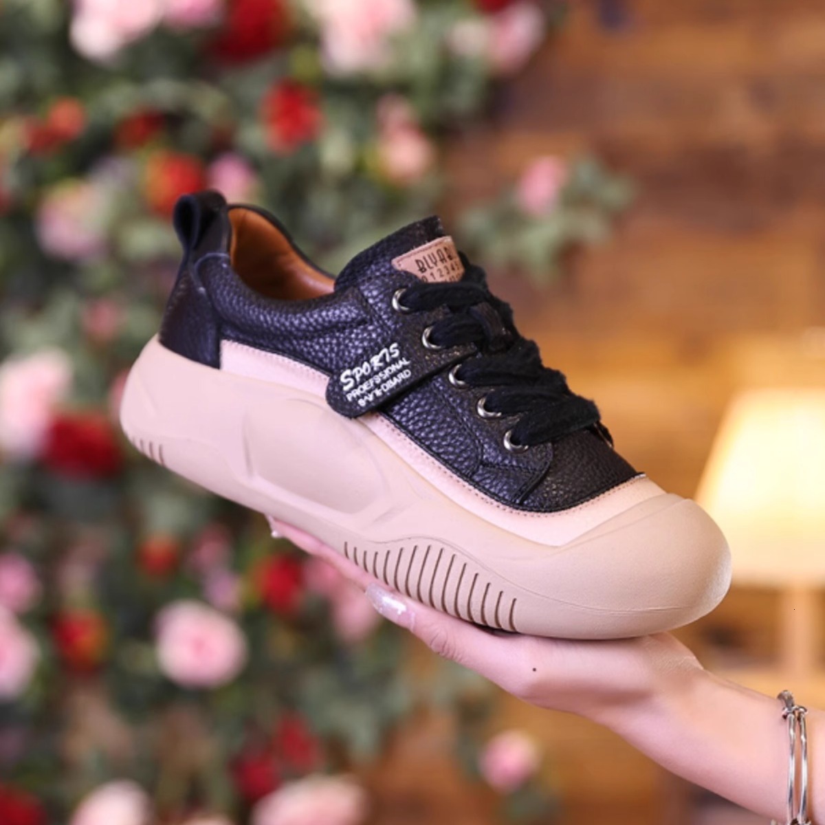 Ddmysports Lightweight Non Slip Versatile Sports Casual New Spring Thick Soft Sole Breathable Mom Flat Shoes For Women Outdoor Shoes