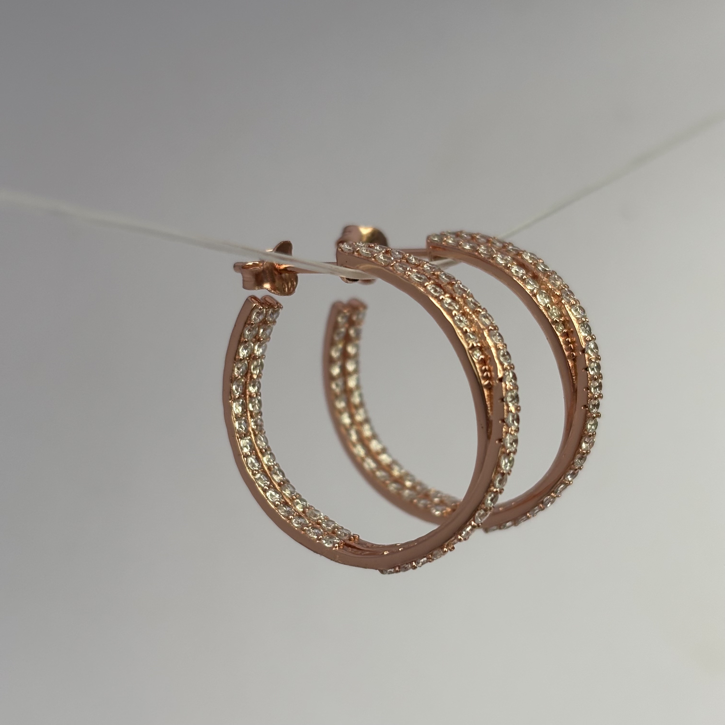 Twisted rope interlocking circles earrings, made of 925 silver, full diamond setting effect, unique earrings design that sparkles and shines