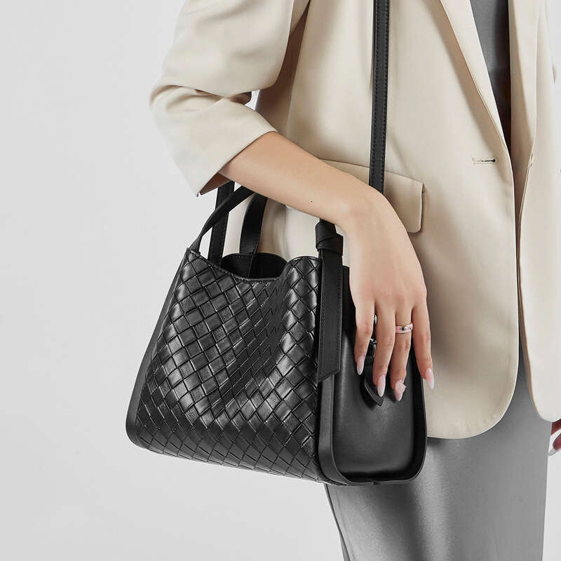 Designer Bag Summer Niche New Women S High End Cowhide Casual Fashion Single Shoulder Crossbody Genuine Leather Embossed Basket Bag