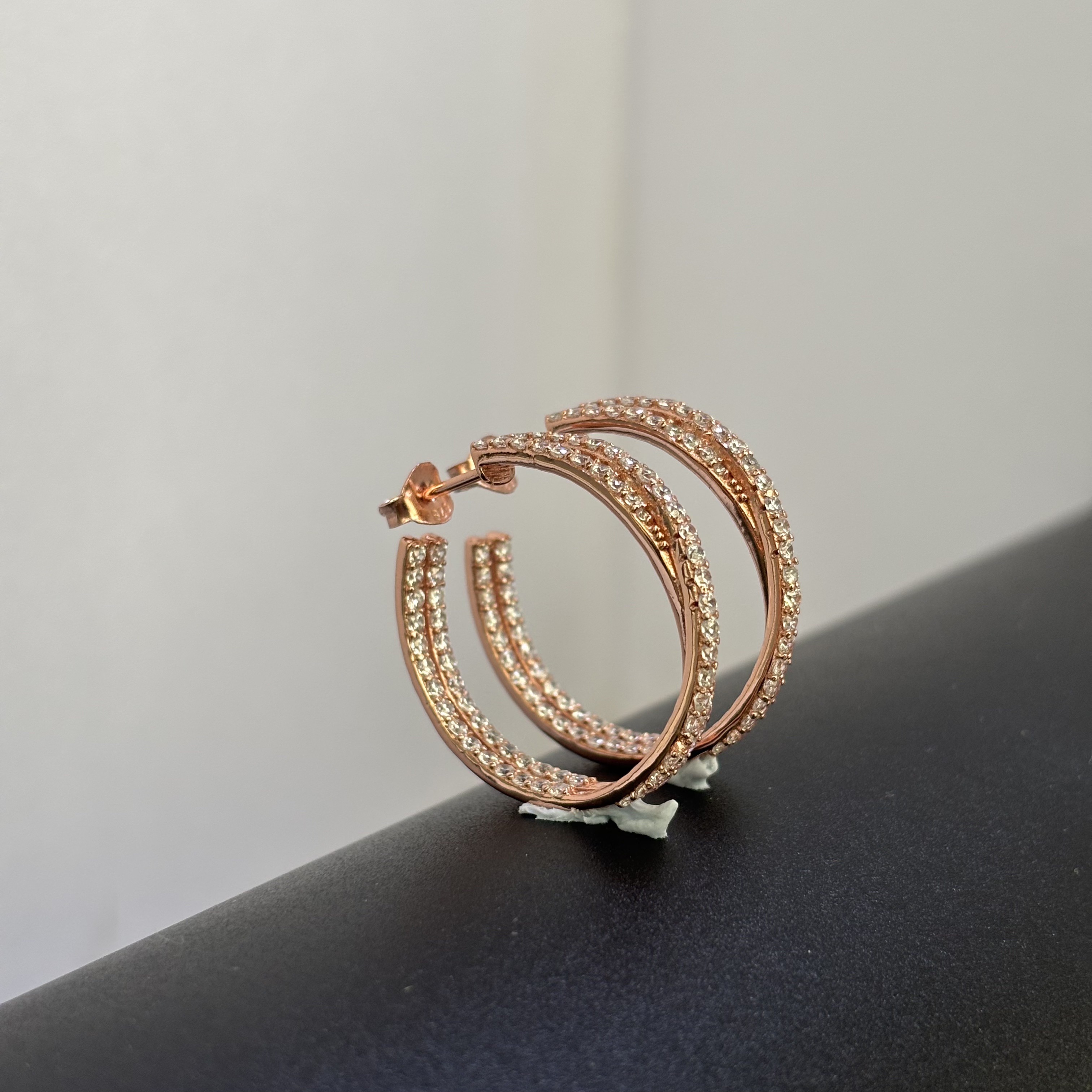 Twisted rope interlocking circles earrings, made of 925 silver, full diamond setting effect, unique earrings design that sparkles and shines