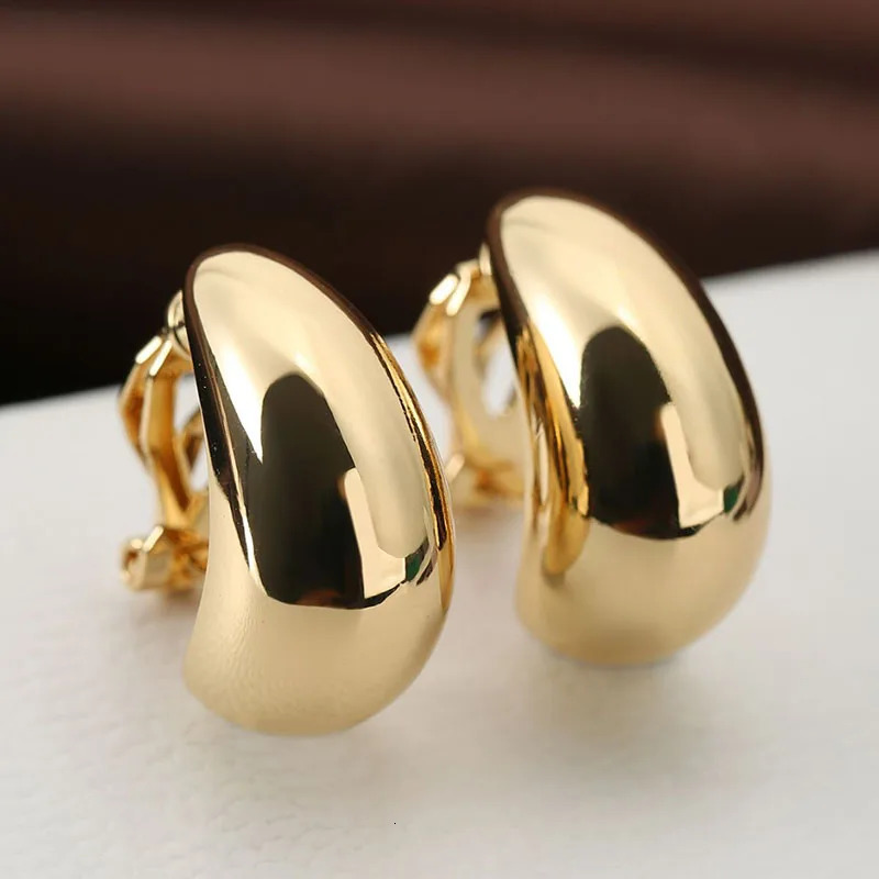 Vintage Metal Light Drop Water Shaped Ear Clip No Ear Holes Simple Smooth Female Earrings No Ear Hole Jewelry 250610