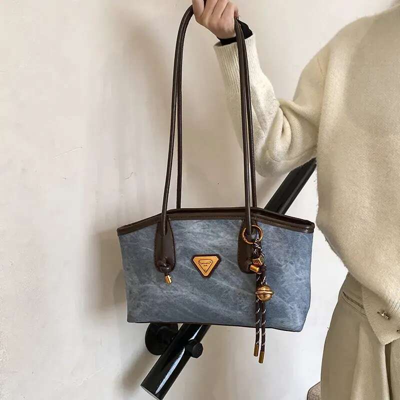 Designer Bag Luxury Bag Shoulder Free Shipping Bags Tote For Women Commuting PU Black Large Capacity Crossbodybag Four Season Universal Strap With Pen