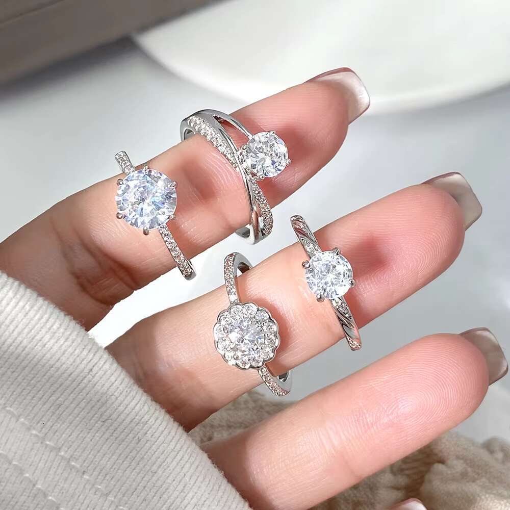 Fine Jewelry Inlaid High Quality Classic 925 Sterling Silver Moissianite Ring for Women