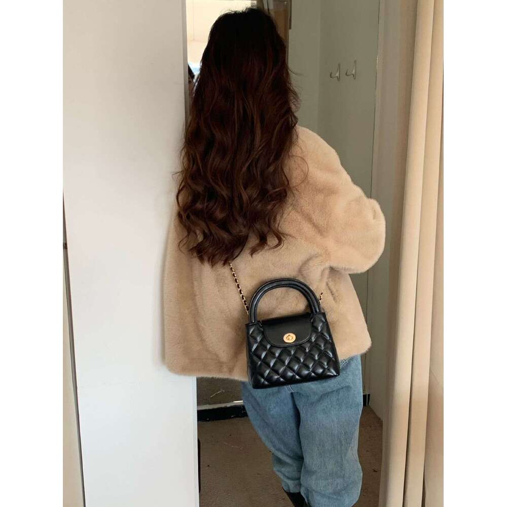 2025 multi-functional high-end simple quilted big brand style small style chain fashion crossshoulder bag